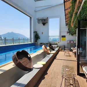 釜山站猎犬酒店 酒店
