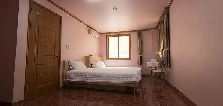 Centum Motel 2*, Busan